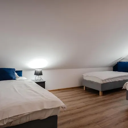 Apartament W Winiarni Dabrowka Szczepanowska Exterior foto