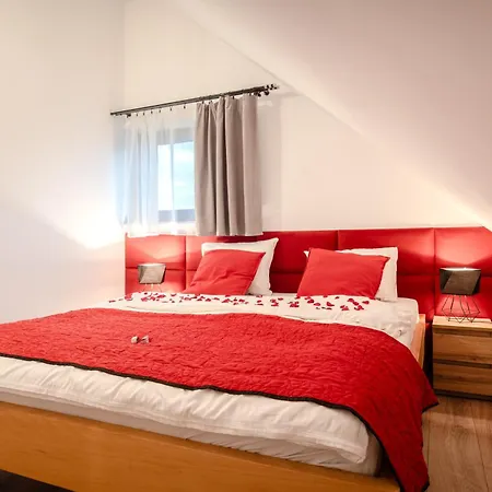 Apartament W Winiarni Dabrowka Szczepanowska Exterior foto